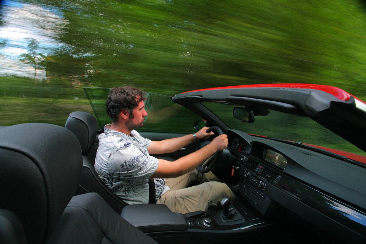 Да был же я пристегнут, успел отстегнуться