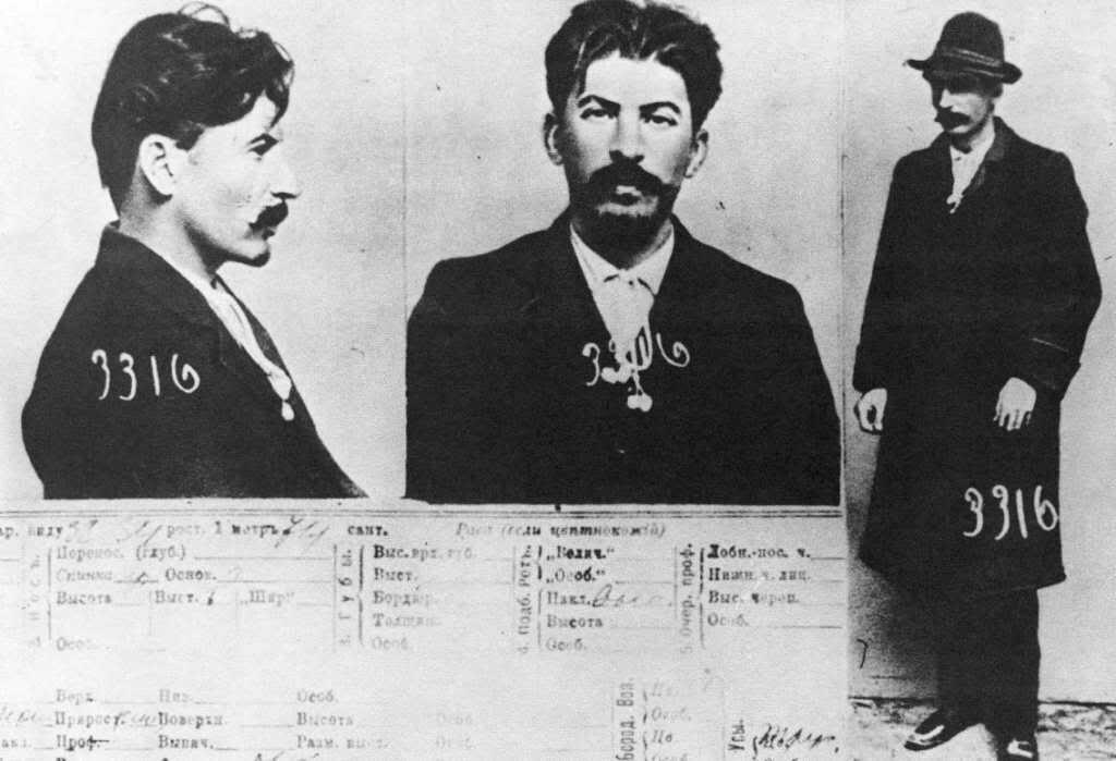 Иосиф Джугашвили, “сын еврея” Также, как еврейство Путина почти полностью скрыто даже в наше время, когда информация свободна так как никогда, благодаря интернету. Это показатель количества вложенных в это усилий. Старый советский режим стер и полностью переписал историю. До такой степени, когда высокопоставленные партийные члены подверглись чистке по приказу Сталина. После этого, пропагандистская машина буквально брала изображения Сталина и этих жертв чистки и просто удаляла вторых с фотографий, а старые фотографии просто изымала из оборота. Как если бы они никогда не существовали.

Как в случае с Путиным, практически ничего толком не известно ни о жизни, ни о происхождении Сталина. Это просто сокрытие фактов. Позже они внедрили фальшивую краткую отчищенную добела историю Сталина, чтобы выставить его героем в глазах его жертв. То же самое касается информации о Мао, что очень подозрительно. Потому что евреи создали, построили и до сих пор управляют Коммунистическим Китаем.

Помните, евреи пытались укрыть еврейство Ленина и Троцкого и многих других из своих. Но на Сталине их ложь… почему-то не воспринимается как ложь…. Поскольку они лгали о Ленине, Троцком, Берии и всех остальных, они сейчас также лгут о Сталине.

Некоторые вещи не могут лгать, такие как странное заболевание руки Сталина. О котором он сочинял всевозможную ложь всю свою жизнь. Зачем? Затем, что для евреев Восточного региона, откуда он был родом. Состояние его руки было обычным генетическим дефектом. Таким же как Болезнь Тея — Сакса, которая поражает только евреев [что показывает, что они – расовая группа] Отец гимнастки Керри Странг имел такую же высушенную руку, как и Сталин, и также был русским евреем. Это обычное дело для евреев. Сталин имел и другой врожденный дефект: два сросшихся пальца на ноге [что он тоже скрывал под грудой лжи], что также обычно для евреев.

Гори, где родился Сталин, было местом крупнейшего поселения грузинских евреев того времени. С такими еврейскими группами, как одна из самых крупных в Грузии, ветвь евреев Лезгишвили. Нечто интересное есть и в фамилии Сталина:

Морис Пине написал, основываясь на том, что рассказали ему восточные европейцы, которые смогли избежать красного террора:

“На грузинском языке “швили” означает сын с указанием принадлежности, как в англ. слове Джонсон Johnson, son – сын, сын Джона буквально. “Джуда” означает еврей. Т. обр. Джугашвили означает сын еврея по той же аналогии… Или Иосиф, сын еврея.” [1]

Что получается…

“На грузинском языке “швили” – это сын. “Джуда” – еврей, а “Джугашвили” – сын еврея. Джуда или Иуда – это еврей по-грузински. Потому что это слово, которым евреи сами обозначают себя на многих языках.

Заметьте также упоминание об иранских корнях:

Буахидзе упоминает возможное персидское происхождение настоящей фамилии Сталина, что отличает ее от других грузинских фамилий:

“Анализ генетики грузинских евреев, как часть более широкого исследования, показал тесные связи с другими евреями, особенно с евреями Ирака и Персии. Похоже, это подтверждает исторические свидетельства миграции евреев из Персии в Грузию». [2]

На Кавказе есть евреи, которые утверждают, что они родом из Персии. Одно из крупнейших еврейских поселений в Центральной Азии – это бухарские евреи, которые говорят на языке, основанном на персидском, и утверждают, что пришли из Персии. Среди их фамилий есть очень похожие по значению на фамилию Сталина. Такие как Йуда-ков.

‘Детство Сталина похоже на грузинское, но правда в том, что его мать была осетинкой из хазарского региона”. Хазария – это первоначальный дом евреев в Восточной Европе, большинство евреев Ашкенази – хазары. В отличии от ложных заявлений определенного еврея. Современные генетические тесты доказали, что евреи хазарского региона – расовые евреи, а не язычники, принявшие иудаизм.

Тем не менее, о грузинском слове Джуга ведется много споров. Но есть заявления, что и перевод «джуга» как “стали” также оспаривается грузинскими писателями, такими как Кита Буахидзе. Существует масса разногласий. Путаница происходит из-за того, что это имя невозможно найти в регионе, как утверждается. Джуда- Иуда / иудэвилли / иудеури означает Иудея, иудей по-грузински. Попытка произнести Джугашвили на грузинский манер, чтобы сказать “иудей”, от чего и произошло слово “жид”, в контексте все эти слова имели одно и то же значение. Заметьте, что ДЖ и Й взаимозаменяемы на грузинском.

Джуда Джугашвили ~ Джугашвили ~ сын-Иуда, Джугашвили ~ Джуда-сын.

Английское сочетание букв “d” и “zh” используются, чтобы создать звук ДЖ (в оригинале статьи – J, прим. перев.) на русском (J – это англ. звонкий эквивалент русской Ч, буквы, не существующий в русском, прим. перев.). Dzh – это англ. звук J.

“”На грузинском языке “швили” – это сын. “Джуда” – еврей, а “Джугашвили” – сын еврея по аналогии с тем, как строятся английские фамилии. “Джуда” означает еврей. Т. обр. Джугашвили означает сын еврея… или Джо, сын еврея.” Д и ДЖ (J) – одно и то же. Это еще раз доказывает, что Джуда – это приставка Йуда, свойственная фамилиям евреев региона Центральной Азии, от которых произошли грузинские евреи, как показывает тест. Такие как сообщество бухарских евреев.

Слова «евреи» и «эбраэли», которые есть грузинские варианты слова евреи ошибочно понимались людьми, как нечто отличное от слов «джудах», «ждуда» (иудей). Ошибочно утверждение, что эта фамилия не означает «сын еврея». Только потому что основана на одном слове, а не другом. Разумеется, источники, в которых я нашел подобные ложные утверждения, основанные на некорректной трактовке терминов, были еврейскими или чьим-то повторением еврейской нарративы, насажденной в то время в СССР. Большой сюрприз. Другое обозначение еврея на грузинском “Уриах” это унизительный термин, как у нас «жид». Много ли вы встречали евреев с фамилиями, означающими «жидовский сын» (kikeson по-англ.) Ни одной, Джудах, Джуда, Йуда, Йеуды – все это универсальные термины, которые евреи сами используют для обозначения самих себя как нации на всех языках от Центральной Азии до Запада.

Из книги: Раскрытый секрет Индии, Израиля и Мексики. Автор исследователь Джин Д. Мэтлок.

“Юпитер произошло от санскритского слова Дьюпитар Dyupitar, Дьюаус [Зевс], Дью [Jew (джью) или солнечный бог]…..”

Это правда и известный ученым факт, что иврит произошел от санскрита через финикийский, весь еврейский алфавит по сути финикийский. Который также сродни древнему индоевропейскому греческому, арамейскому, сирийскому, персидскому и арабскому. Мы также видим, что финикийский алфавит сформировал основу огама Другидов. Все эти народы говорили на древнем праязыке, санскрите.

Это указание на то, что реальноая фамилия Сталина – снова, звук Й и ДЖ идентичны во всех этих языках, звуки Д и ДЖ/Ж (англ. звук j) идут рука об руку, а Х – их оглушение, которое часто не произносится. Фамилия Сталина, Джугашвили….. ДЖуга….ДЖУДА швили…….сын еврея. То, что на Западе звук Й или ДЖ, мы, русские, произносим как Ж. Зная, что Х не произносится и Йю фактически равняется Джу (еврей по-английски), Г является логическим продолжением звка Й, что очень хорошо видно, когда мы вибрируем Г, эти два звука идентичны в вибрации. Учитывая, что Йю и Джу – это одно, похоже, что ждуГа и джуДа – по сути тоже одно. На грузинском они произносят Йюга, там нет Ж, но это по сути один звук с Й. И так Йю, Джу (еврей), Джуда. Швили – это сын.

ДЖУДашвили – это сын ДЖУДа. Или Иуды. Иудея, т.е. еврея. Источники, переводящие его так – правы.

Это объясняет, почему Сталин всю жизнь блестяще говорил на идише. Идиш – это второй еврейский язык, на котором они говорят во всех странах, после иврита.

Отец Сталина был еврей.

Это реальное значение источника, из которого Пине сделал вывод, о котором ему сказали восточные европейцы,

Вот почему Сталин сменил свою фамилию – чтобы скрыть свое это. Если бы «джуга» действительно означало лишь «сталь» по-грузински, тогда не было бы причин менять фамилию.

Я заметил, что мать Сталина происходила из крестьянского сословия, которому принадлежало подавляющее большинство грузинских евреев. Другая группа грузинских евреев были богатые торговцы коврами, в чьих домах часто работала мать Сталина…. “Кеке часто работала в домах богатых еврейских торговцев Гори и иногда брала туда с собой своего сына”. [2]

Эти самые богатые евреи и оплатили образование Сталина, когда он был молод. Что обычная практика для евреев в грузинском сообществе – помогать получить образование еврейской молодежи в еврейском сообществе. И Сталин ее разделял. Мать Сталина, Екатерина была прачкой и домработницей Давида Паписнедова, местного еврея. Они назвали Сталина “Сосо”. Сталин часто принимал Паписнедова в Кремле. По большей части считалось, что еврей Паписнедов был отцом Сталина. Тем или иным образом его отец был евреем, и, возможно, его мать, Котцар, тоже.

Сталин также ввел за антисемитизм смертную казнь в СССР и стоял за созданием государства Израиль, посылая туда еврейский НКВД наряду с деньгами и поставками продовольствия, также он был первым мировым лидером, который признал Израиль, как еврейское государство в Объединенных Нациях.

В 1931 советский диктатор Иосиф Сталин сказал еврейскому агентству новостей (Jewish News Agency) в Соединённых Штатах:

“По закону СССР активный антисемитизм карается смертной казнью!”

Этот жест также защитил членов правящего режима от разоблачения их еврейской расы. Т.к. они официально скрывали свою расовую принадлежность. Ее разоблачение каралось смертью.

Сталин провел свою карьеру насильственно ликвидируя все националистические чувства внутри Советского Союза. Миллионы одних лишь украинских националистов попали в лагеря смерти ГУЛАГа, чтобы никогда оттуда не вернуться вместе с миллионами других в очереди на расстрел. Но затем Сталин разворачивается и дает евреям их собственный национальный регион внутри СССР, а потом дал добро на создание государства Израиль.

7 мая 1934 Сталин создал еврейское государство Биробиджан в России. Биробиджан был первым территориально-административным образованием в мире, созданным специально для евреев на основании их еврейской национальности. Оно находилось на границы России с Китаем.

Многое было сделано, чтобы скрыть еврейство Сталина, и евреи насадили все виды лжи на эту тему. Очевидно, потому что они знали, что это означает, если еврейство Сталина будет раскрыто. Они также пытались скрыть происхождение другого грузинского еврея, уже упомянутого близкого друга Сталина, Берии. Берия – это девиация еврейской фамилии Бар.

Давайте взглянем на то, что евреи сами говорили, когда еще Сталин был старый добрый “Дядя Джо, наш союзник!” Западного мира…

Давид Вайсман, в статье B’NAI B’RITH MESSENGER (3 марта 1950), заявил, что Сталин – еврей. Сталин говорил на идише и имел трех еврейских жен,

Еврейский писатель Луис Левине, в SOVIET RUSSIA TODAY (ноябрь 1946) написал: “Сталин и отец его приемного еврейского сына вместе пили за Лехаим в Кремле”.

Еврейское происхождение Сталина было упомянуто в Б’най Б’рит вестнике Лос-Анджелеса (Los Angeles B’nai B’rith Messenger), 3 марта 1950, колонка 2, стр. 5.

Журналист в вестнике Лос-Анджелеса (Los Angeles B’nai B’rith Messenger), 3 марта 1950, колонка 2, стр. 5 написал: “Бывший советский генерал говорит, что Иосиф Сталин еврейского происхождения”. Многие Белые русские, которые бежали от большевиков, говорят, что Сталин был еврей. Один из них, капитан в царской армии, утверждал, что знал Сталина в детстве и что отец Сталина (Джугашвили) был “еврейский сапожник”.

“Много источников описывают Берию, как еврея, и утверждают, что он говорил на идише с детьми Сталина”. [3]

И это понятно, т.к. Сталин сам говорил на идише и был женат на еврейках, которые также на нем говорили. Т. обр. Логично, что еврей Берия также использовал идиш с его детьми.

Сталин также часто посещал еврейский театр.

“В 1921 труппа ГОСЕТа переехала в театр на расстоянии менее мили от Кремля. На протяжении 28 лет чистки, террора и паранойи, они представляли театр мирового класса на идише”. [4]

И это понятно, т.к. вся московская элита состояла из евреев, которые говорили на идише.

Сталин, его дети и даже Берия сидели за обеденным столом и говорили друг с другом на идише.

Старший сын Сталина, Яков, был женат на другой еврейке, Юлии Мельцер, знаменитой еврейской танцовщице из Одессы, которая до этого была в браке с офицером НКВД.

——————————————————————

Еврейские жены Сталина. [Моя заметка, помню, как один еврейский репортер упомянул…”еврейских шуринов Сталина… ” что означает, что у того были еврейские жены]

Первой была Екатерина Сванидзе, которая родила ему сына Якова. Его второй женой была Кадиа Аллевийах (Надежда Аллилуева). Она родила ему сына Василия и дочь Светлану. Его вторая жена умерла при таинственных обстоятельствах, либо от суицида, либо от рук Сталина. Его третей женой была Роза Каганович, сестра Лазаря Кагановича, который был главой советской промышленности.

Дочь Сталина (которая в 1967 бежала в США) вышла замуж за сына Лазаря, Михаила, т.е. за племянника ее мачехи. Всего у Светланы Сталиной было четыре мужа, три из которых были евреями.

Министр иностранных дел Сталина, Молотов, также был женат на еврейке, чей брат, Сэм Карп, управлял бизнесом в штате Коннектикут. Чтобы запутать вещи еще больше, дочь Молотова (полу-еврейка), которую также звали Светлана, была помолвлена с сыном Сталина Василием. [1]
————————————————————

И при всем выше и ниже сказанном, предполагается, что мы поверим в то, что все вокруг Сталина были евреями, даже его дети и жены…… а Сталин не был. Почему? Потому что лживые евреи сегодня так говорят.

Гарольд Уоллес Розенталь был главным помощником тогдашнего сенатора Джейкоба Явитса, когда Розенталь был убит в теракте в Турции в Стамбуле, что многие считают местью Моссада за раскрытие слишком большого количества информации о еврейских планах.

Розенталь говорил:

“Когда его спросили, почему евреи так часто меняют имена, он сказал: “Евреи – самые умные люди в мире, поэтому, когда им выгодно менять имена, они это делают. Вот и все. Они встраиваются в ваше сильно испорченное общество, и когда евреи наживаются, тупые гои не подозревают, что эти евреи с нееврейскими именами – евреи.

Я знаю, что вы думаете о евреях в правительстве, которые используют нееврейские имена. Не беспокойтесь, потому что в обозримом будущем в Соединенных Штатах не будет никакой президентской власти. Невидимое правительство набирает силу в этом направлении”.

“Большинство евреев по всему миру, я бы сказал более 90%, знают, что на самом деле происходит с нашими людьми. У нас везде есть несравнимые ни с чем связи. В вашем обществе мир могут найти лишь подонки, невежды и дегенераты, а вы, ублюдки, прячете свои грехи под обличием овец. Лицемеры – это вы, а не евреи, как вы говорите и пишите”.

“Чтобы ответить на ваш вопрос, в России два отдельных правительства: одно видимое, другое не видимое. Видимое состоит из разных национальностей, в то время как невидимое состоит ТОЛЬКО ИЗ ЕВРЕЕВ. Могущественная советская тайная полиция получает приказы от невидимого правительства. В советской России около 6-7 миллионов коммунистов, 50% евреев и 50% язычников, но язычниками там не доверяют. Евреи-коммунисты едины и доверяют друг другу, в то время как другие шпионят друг за другом. Каждые 5-6 лет тайная еврейский совет объявляет чистку партии, и многих ликвидируют”.

Когда его спросили, зачем это делается, М-р Розенталь ответил, “Потому что те начинают понимать слишком много о тайном еврейском правительстве. У российских коммунистов есть Тайный Групповой Орден, состоящий из одних лишь евреев. Они управляют всем, что касается видимого правительства. Именно эта могущественная организация стоит за перенесением центра коммунизма в Тель Авив, откуда и тянутся все институты… Невидимые правители в коммунистических контролируют на мировом уровне всю пропаганду и правительства свободных стран. Мы контролируем все носители СМИ, включая газеты, журналы, радио и телевидение. Даже вашу музыку! Мы цензурируем выпуски песен задолго до того, как они достигают публики. Вскоре мы получим абсолютную власть над вашим мышлением”.

Можем ли мы из этого заключить, что правительство Сталина стряхнуло с себя еврейское влияние и стало национальным? Конечно нет более ошибочного и опасного утверждения…

Евреи знают где уступить и жертвуют определенное количество своих жизней, в надежде, что хитрые увертки помогут им сохранить власть, подвергшуюся угрозе. Они до сих пор держат в руках основные рычаги власти. В день, когда им придется их отпустить, их крепость марксизма рухнет, как карточный домик.

Чтобы доказать это, хоть еврейское господство сейчас дало сильную течь, евреи до сих пор контролируют, нам достаточно просмотреть списки высокопоставленных чиновников красного государства. Два шурина Сталина, Лазарь и Моисей Кагановичи, являются министрами транспорта и промышленности соответственно; Литвинов (Валлах – Джейер – Финкельштейн) до сих пор руководит внешней политикой Советского Союза… Пост посла в Париж был доверен еврею Лоуритцу, вместо русского Потемкина, которого призвали обратно в Москву. Когда посол СССР в Лондоне, еврей Майский, вроде как попал в немилость, на его место тут же встал его товарищ по расе, Самюэль Каган, который представляет СССР на Комитете по невмешательству в Лондоне. Еврей по фамилии Юренев (Гофманн) является послом СССР в Берлине… С ростом недовольства в красной армии ответственность за охрану Кремля и личную безопасность Сталина полковник еврейский полковник, Яков Раппапорт.

Все исправительно-трудовые концентрационные лагеря под начальством еврея Матвея Бермана, которому помогают заместители евреи Лазарь Коган и Семен Фирин. Все тюрьмы в стране, наполнены рабочими и крестьянами, и заведует ими еврей Каирн Апетер.

Агентство Новостей СССР заведуется евреями…

Умелая система двойного контроля, разработанная Янкелем Гамарником, функционирует везде и вовсю. Передо мной лист высокопоставленных евреев, имеющих ещё более власти, чем еврейские Блюхеры и Егоровы, но которых не упоминает европейская пресса. Еврей Аронштам – политкомиссар Дальневосточной армии. Еврей Рабинович – политкомиссар Балтийского флота.

Всё это доказывает, что Сталинское правительство, несмотря на некоторую перестановку, никогда не было и не будет национальным правительством. Израиль всегда был и будет контролирующей силой, и властью позади правительства России. Те, кто не видит, что Советский Союз не принадлежит русским должно быть слепы”.

Цитата из книги Дениса Фахи «Правители России», 1939. (Denis Fahey. “The rulers of Russia”), стр. 40-42.

Иногда евреям просто не удается спрятать свою расу, как бы они ни старались. Возьмите еврея Сашу Коэна, который носил типичные для Восточного региона тех дней прическу и усы, и……..

Еврей Борат и еврей Сталин: два еврея

