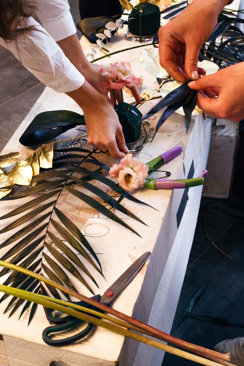 Начало работы над композицией на оазисе