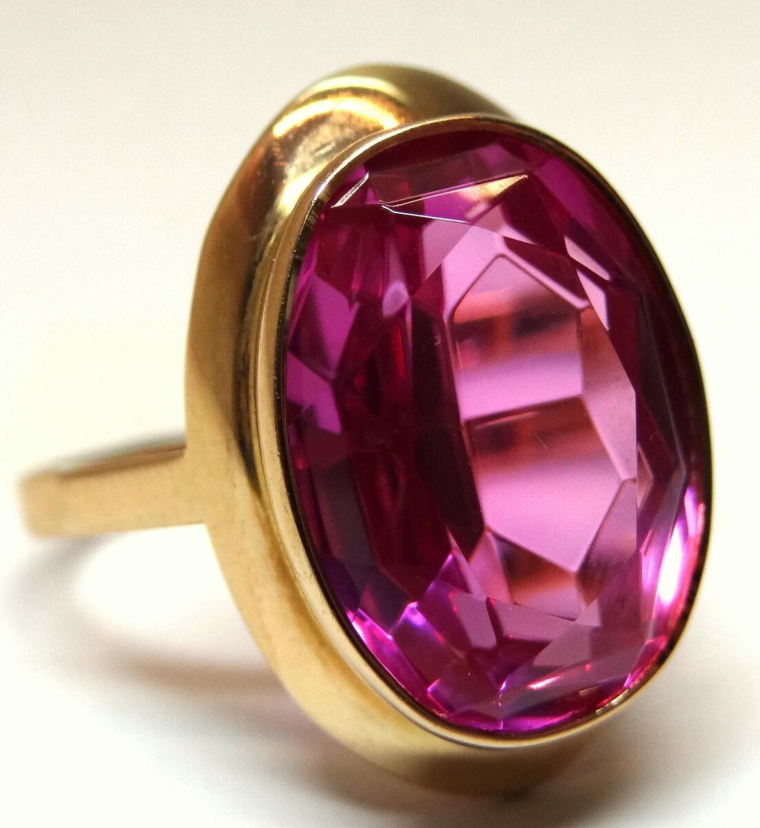 Пожалуйста, листайте дальше, используя стрелочку справа