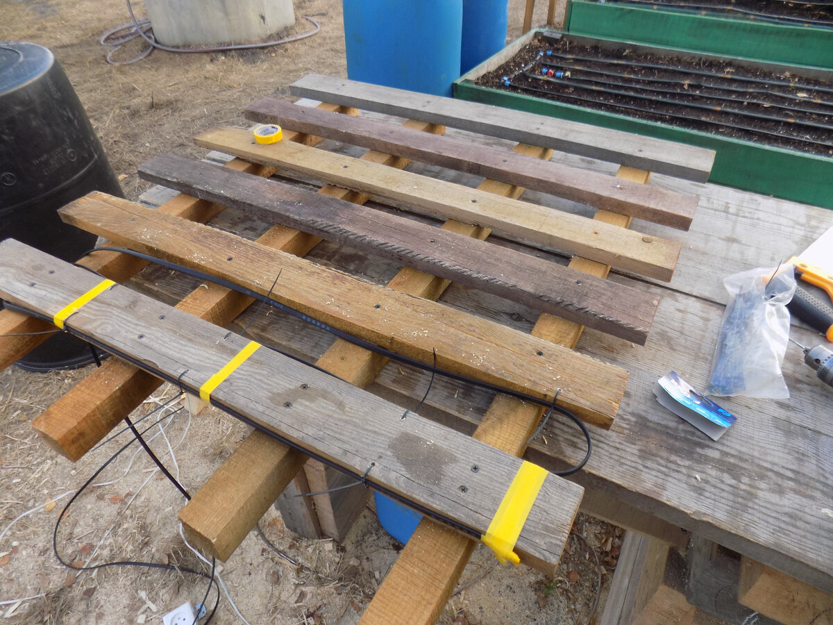 тайники в подвале. подогрев погреба. маломощный обогреватель для погреба. отопление погреба. вентиляция из подвала на крышу.