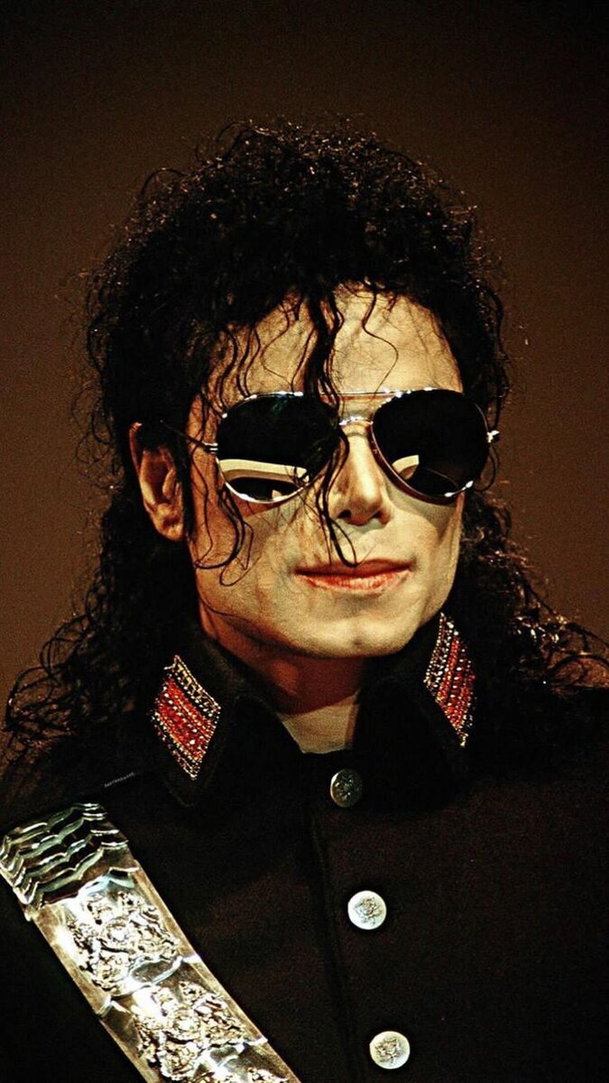 Майкл Джексон.