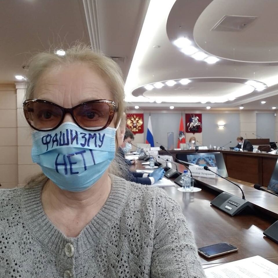 Раз уж заставляют надеть маски, они должны работать