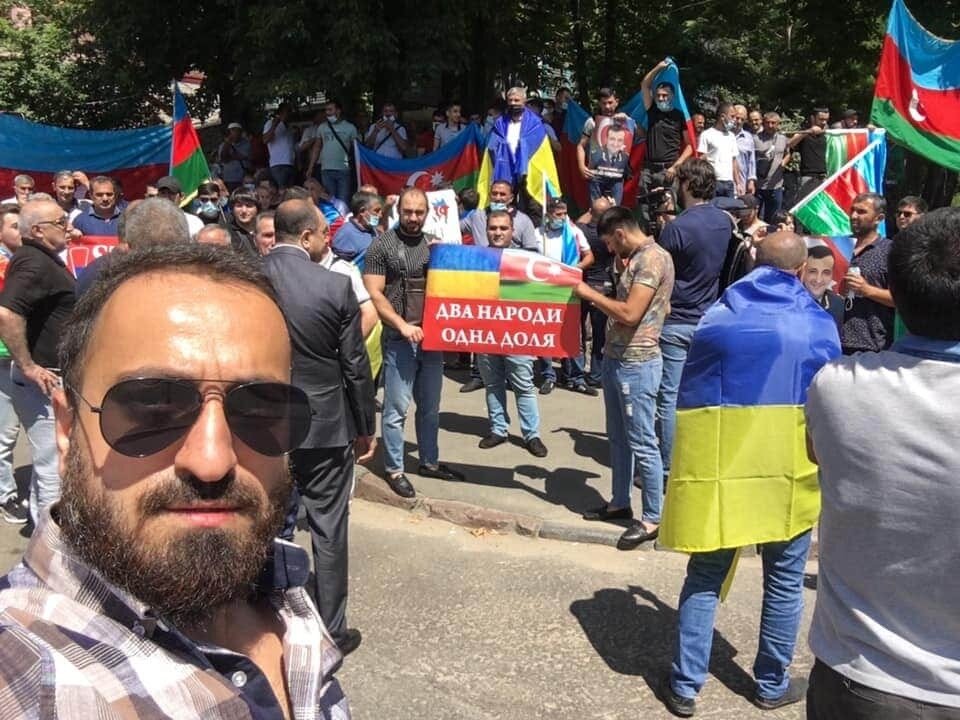 Азербайджанцы в Украине. Азербайджанцы на стороне Украины. Украинцы в Армении. Армяне и украинцы.