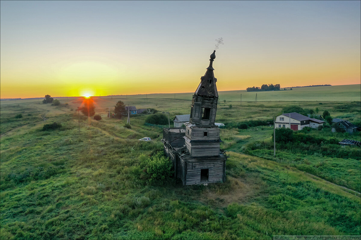 Храм деревянный в селе верхний Секинесь