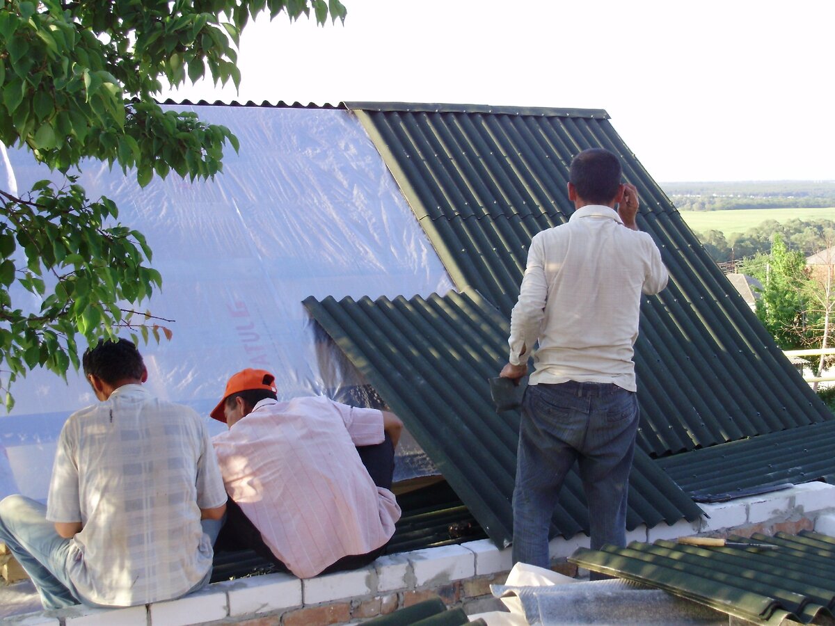 Работа на солнцепёке - не такая простая задача как кажется.