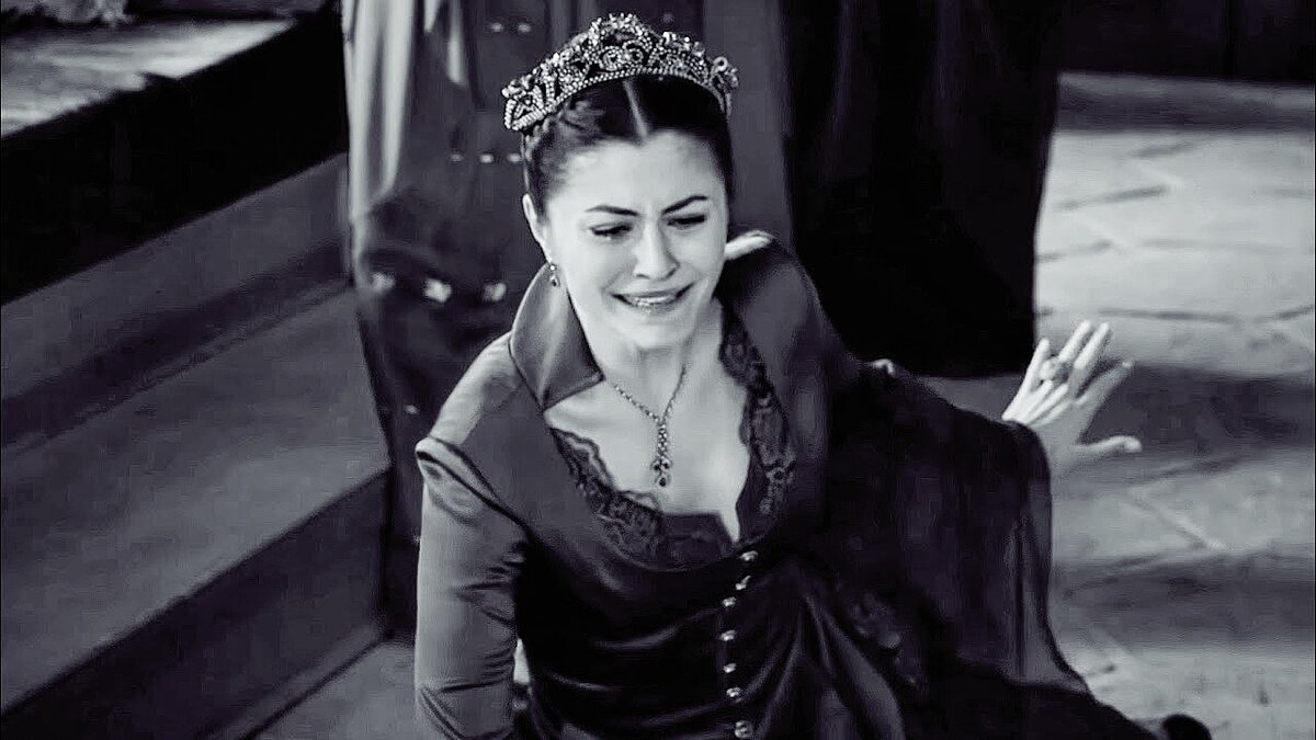 Что случилось с шах. Шах тахмасп великолепный. Великолепный век шах и хатидже. Слуга шах султан мерджан актер. Михришах-султан.