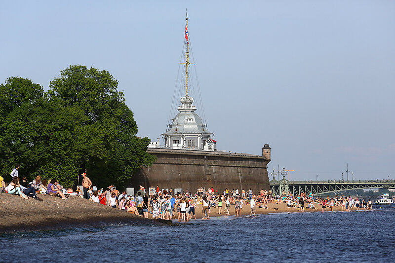 Петропавловская крепость пляж фото