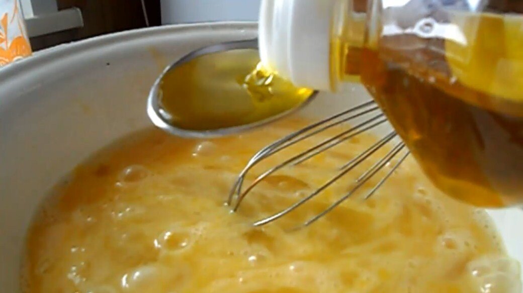 Добавляю растительное масло
