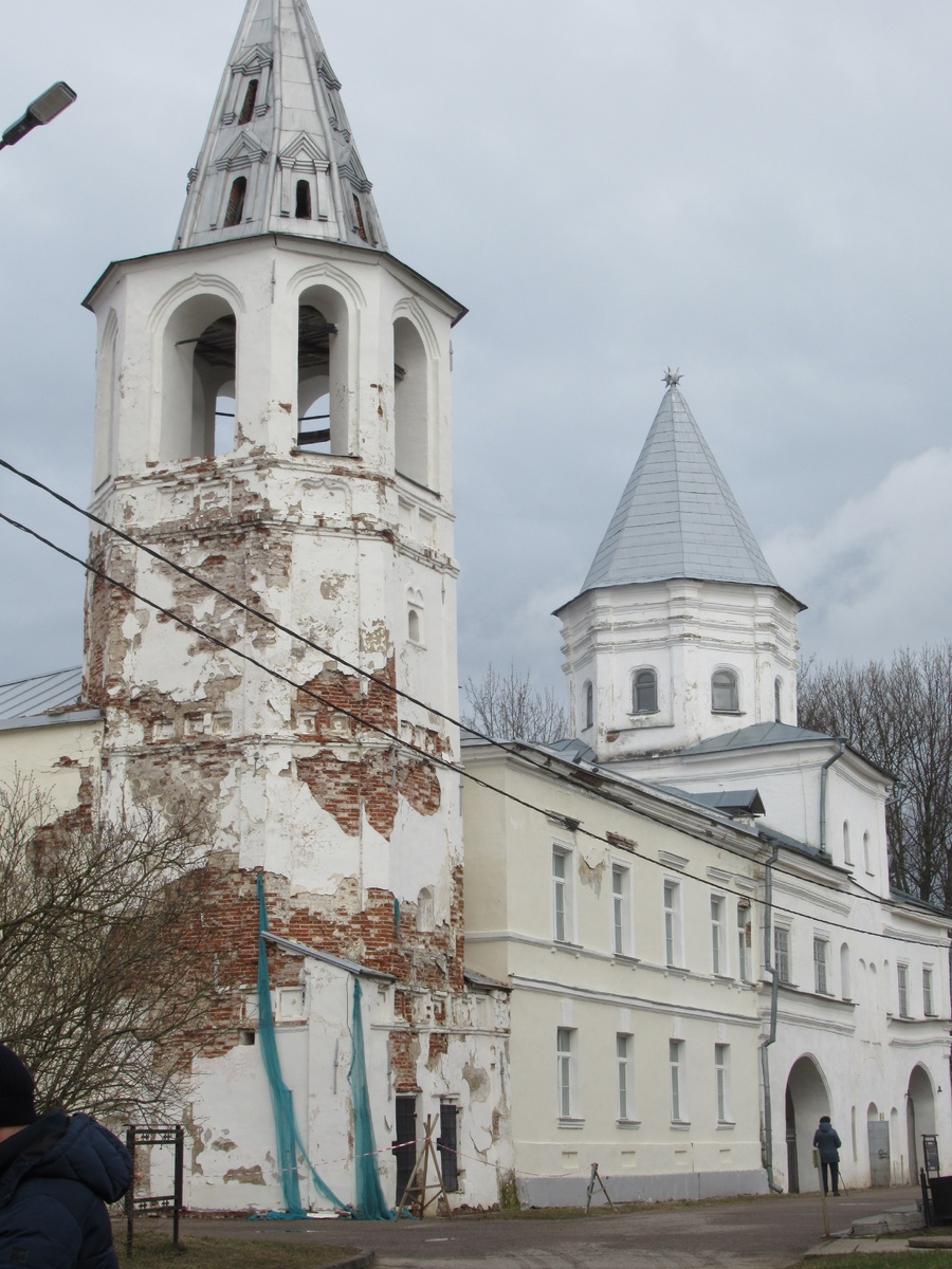 Воротная башня Гостиного двора