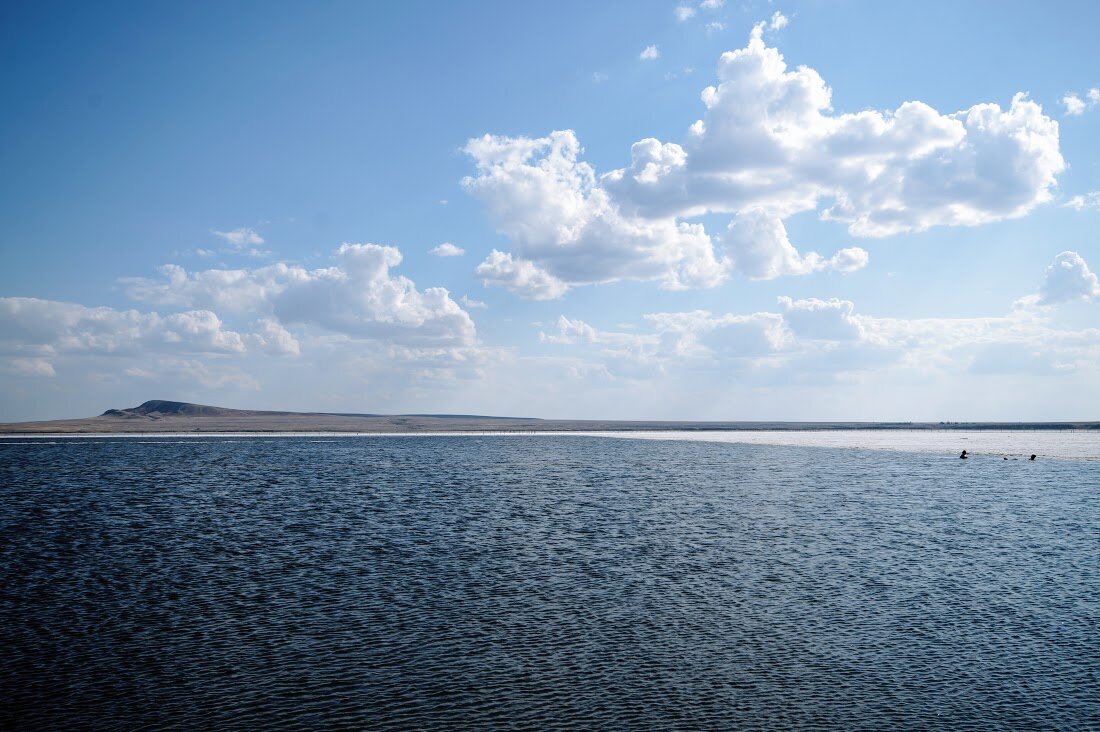 Гора Богдо и соленное озеро