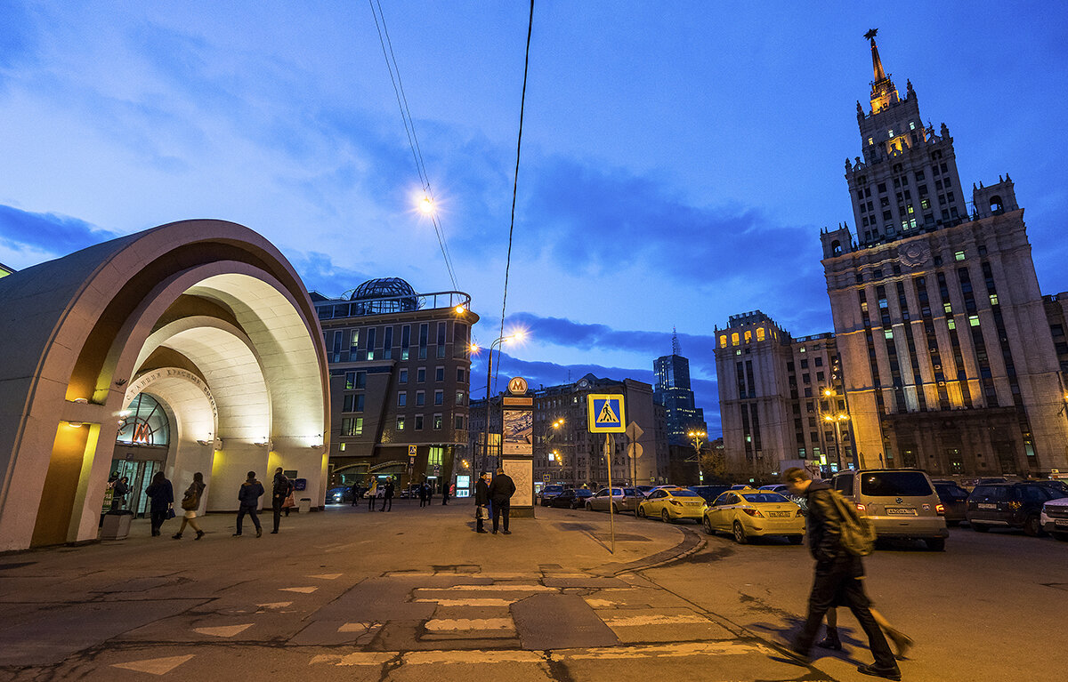Метро красные ворота на