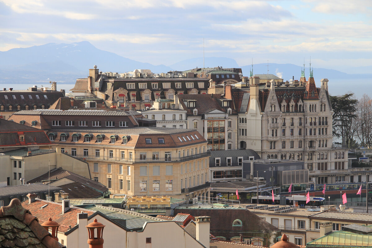 Нижний город, вид с холма Ситэ. Лозанна, Швейцария. Фото из личного архива