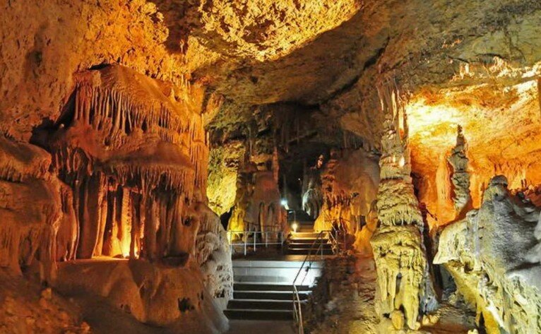 Эмине-Баир-Хосар. Мамонтовая пещера в Алуште. Что показывают в пещере?