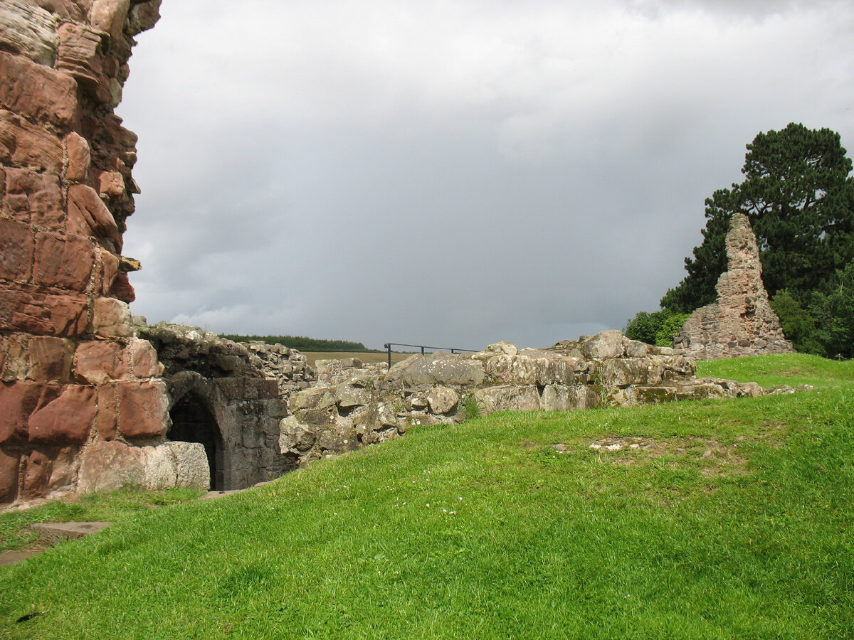 Замок Хейлс, Ист-Лотиан, Шотландия. Фото (С) Илона Якимова