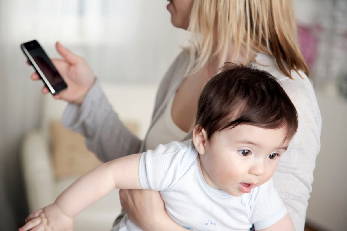 Лишь иногда Оля заглядывала на страничку к Марине и просматривала фотки с того вечера...