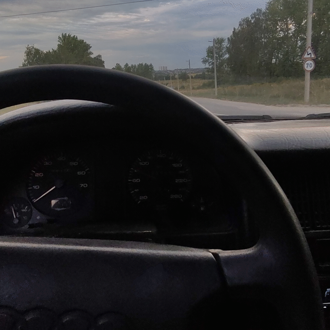 Из недостатков, на приборке не работает тахометр, но это мелочи для авто за такую цену