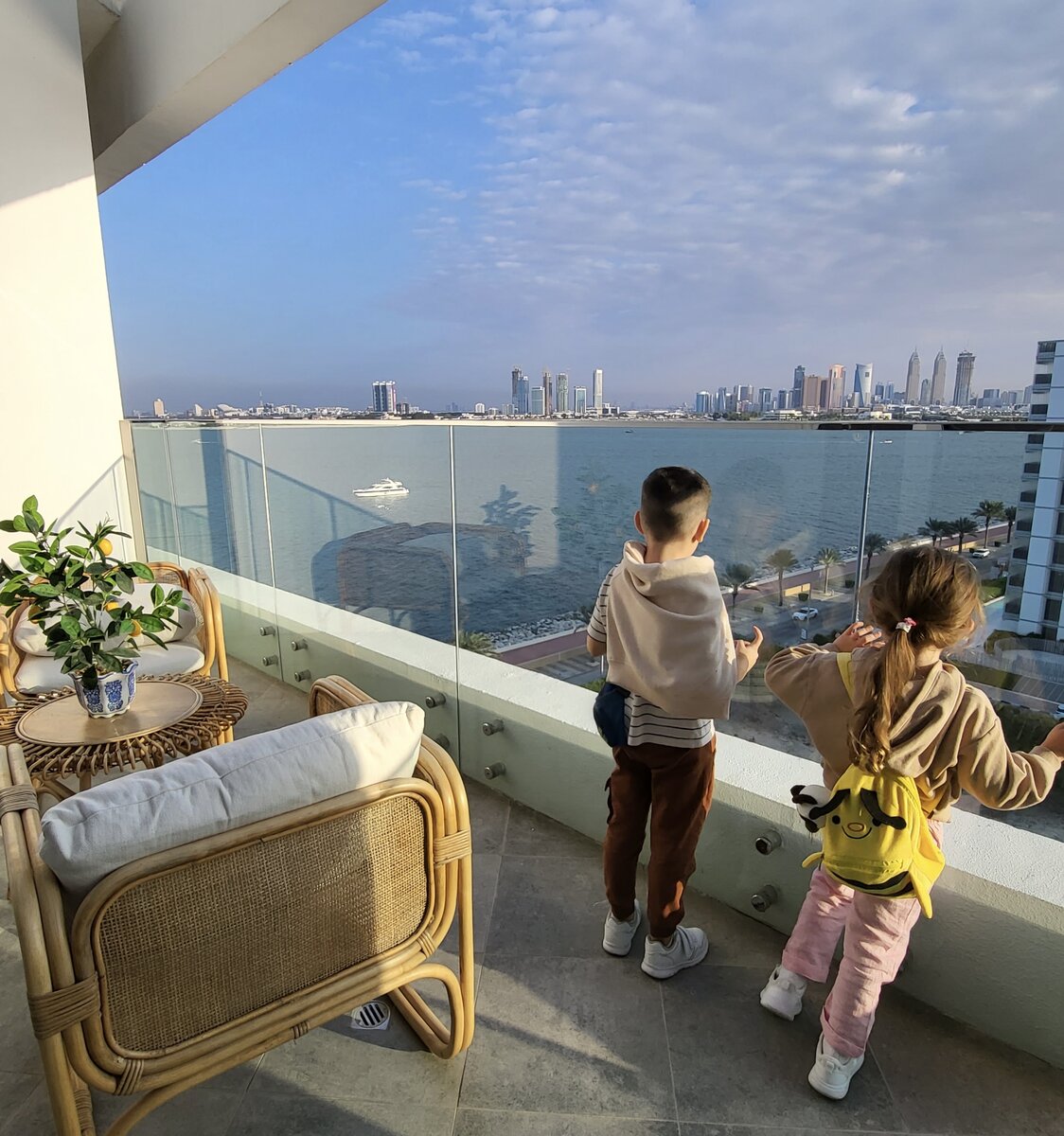 Аня (5 лет) и Марк (7 лет).