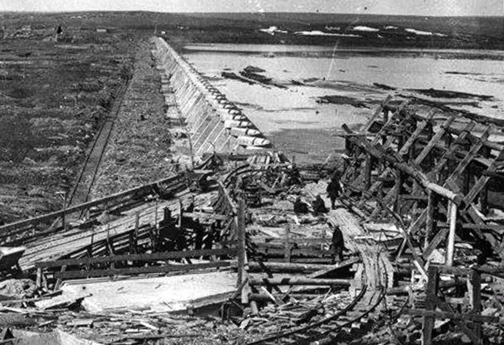 Магнитогорск год постройки. Стройка Магнитогорска 1929. Первая плотина Магнитогорска. Магнитка Магнитогорск 1930. Магнитогорск комбинат 1929.