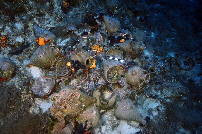 Тело найденное в море. Эгейское море затонувшие корабли. Находки со дна Чудского озера. Находки в Эгейском море. Находки в океане затонувших кораблей.