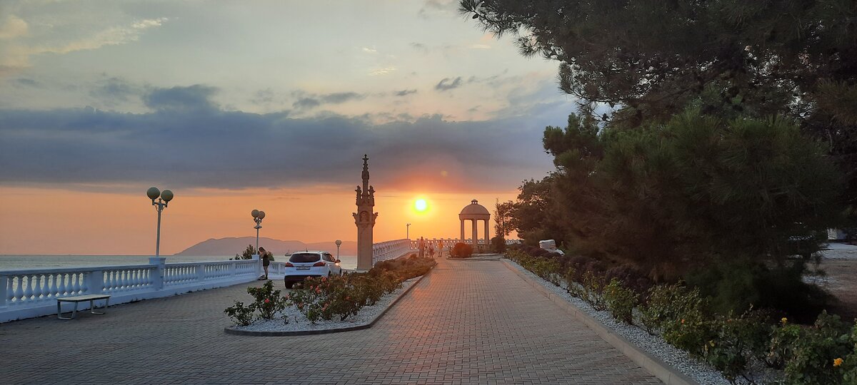 Набережная а Кабардинке. Фото автора.