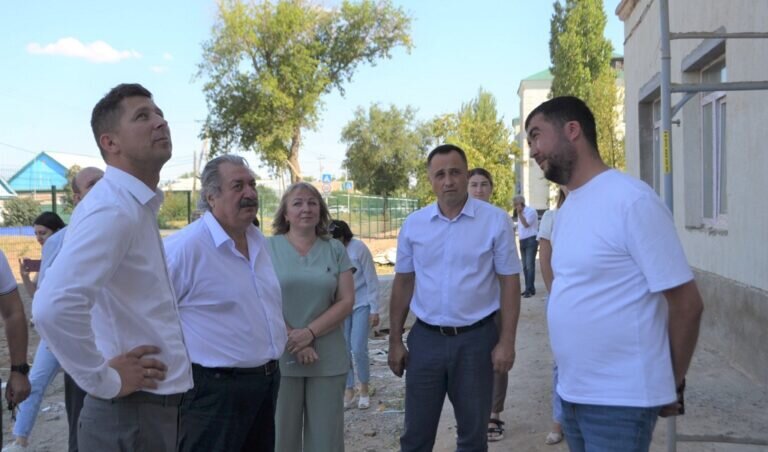    В Акбулаке проверили ход ремонта школы №3 Кристина Просвиркина