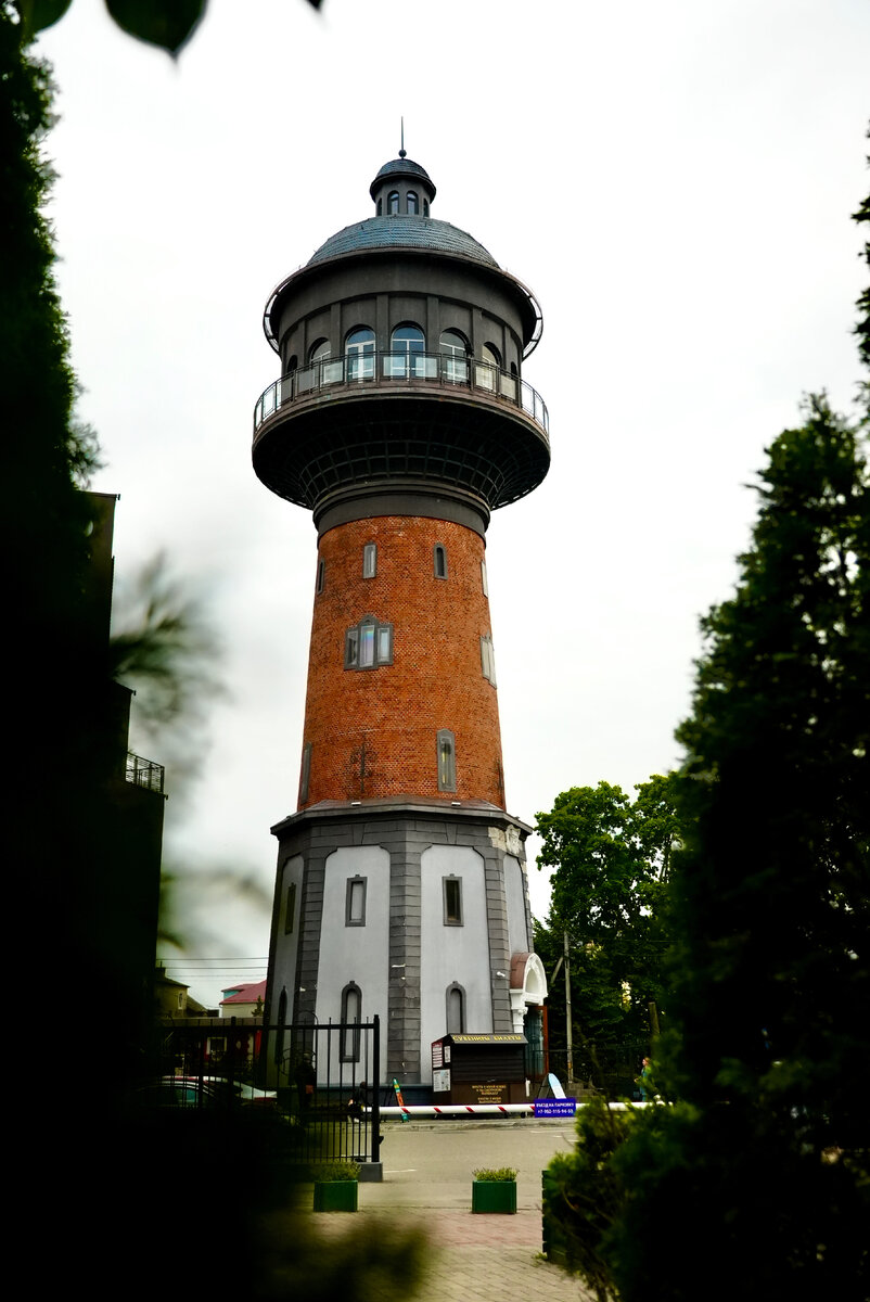 Одна из самых красивых "Водонапорных башен" Калининградской области. Визитная карточка города. 