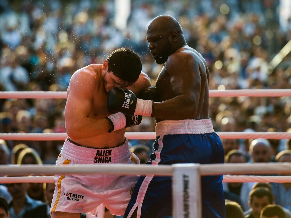    Шигабудин Алиев (Россия) и Кевин Джонсон (США) © РИА Новости / Владимир Астапкович