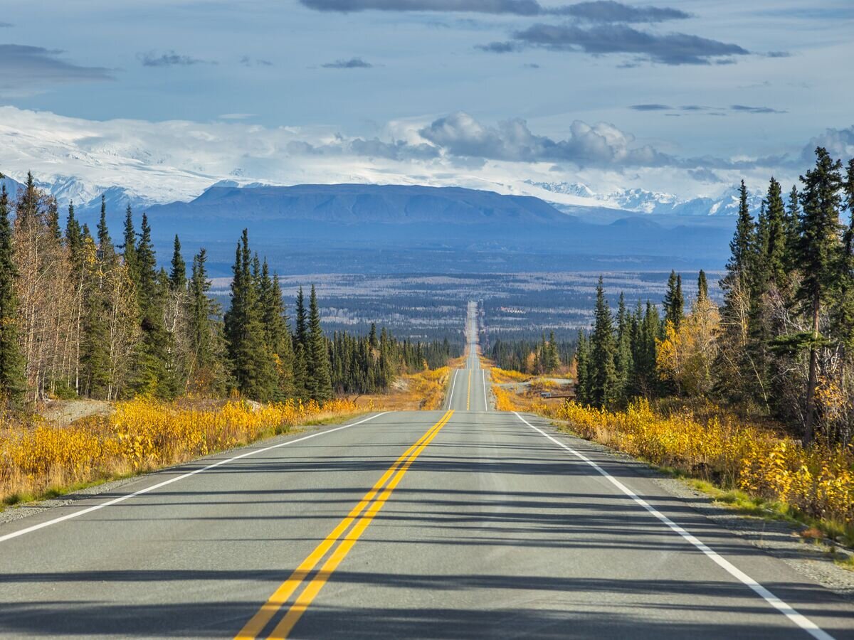    Вид на шоссе Эджертон и горы Врангеля, Аляска© Fotolia / Tomasz Wozniak