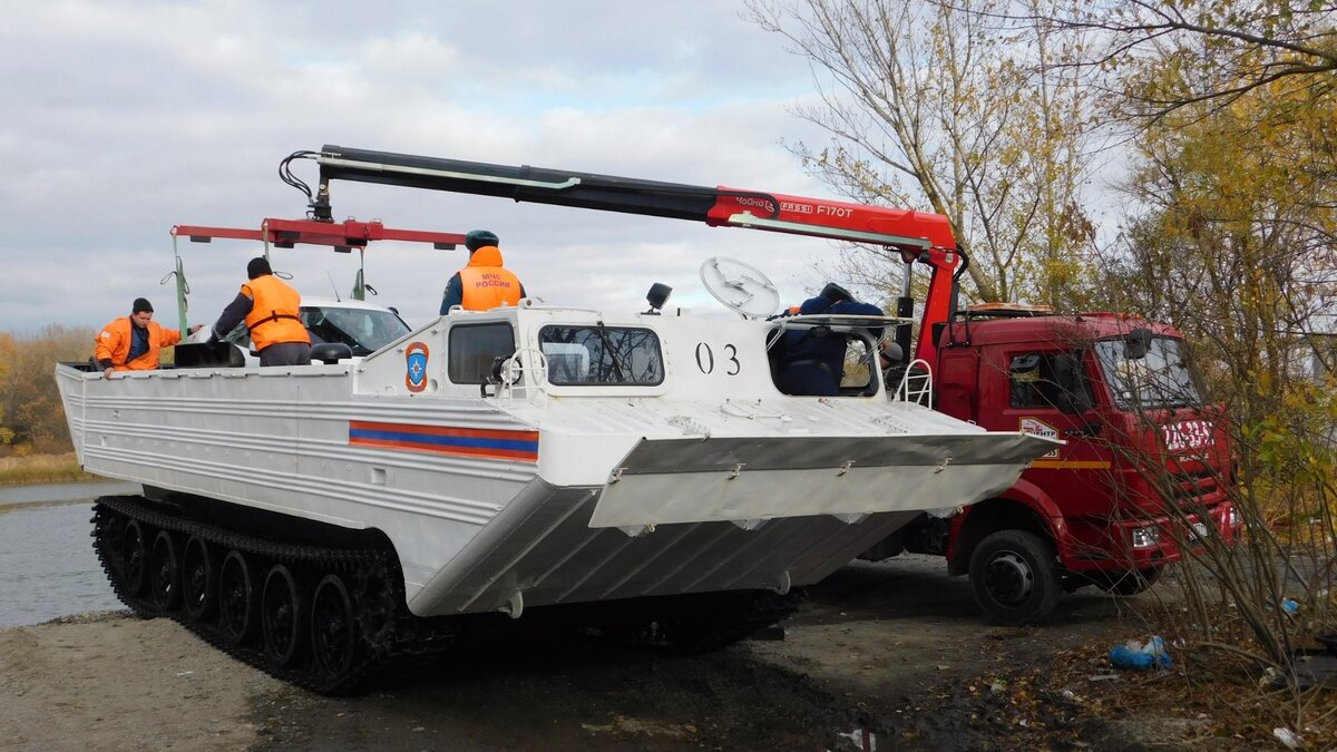     С начала ликвидации последствий подтопления сотрудники МЧС откачали воду из 1700 домов в Приморье. Также они помогли в восстановлении транспортного сообщения в 3 населенных пунктах.