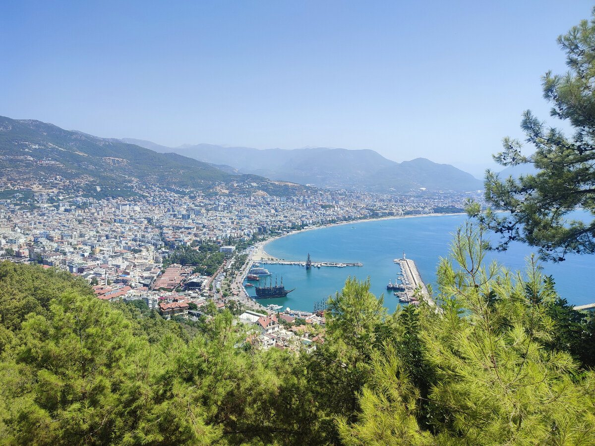 Личный архив. Вид на маяк и порт