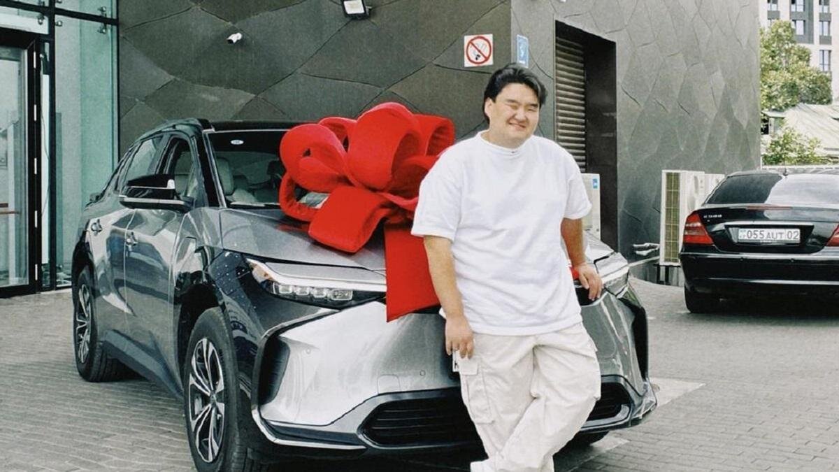    Женис Омаров:instagram.com/zheka_fatbelly