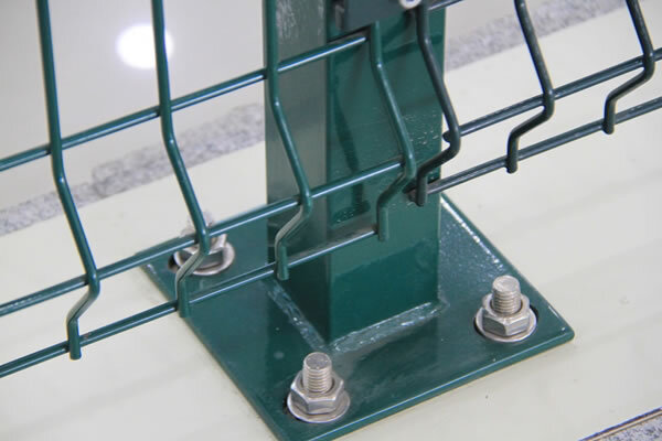 Крепления и фурнитура для 3D заборов