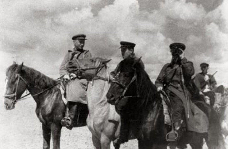 Командование партизанской бригады «Железняк» Минской области во время боевого похода