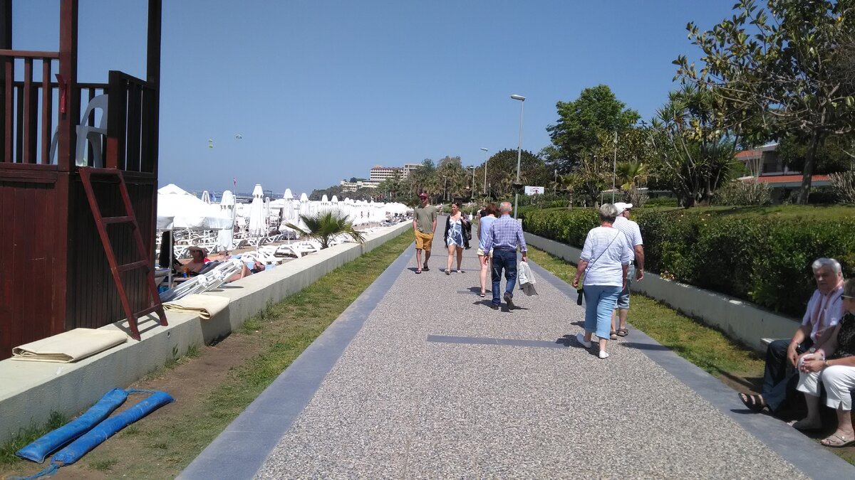 Променад в сиде. Променад в чолаклы турция. Сиде центр набережная. Сиде набережная променад. Променад сиде фото.