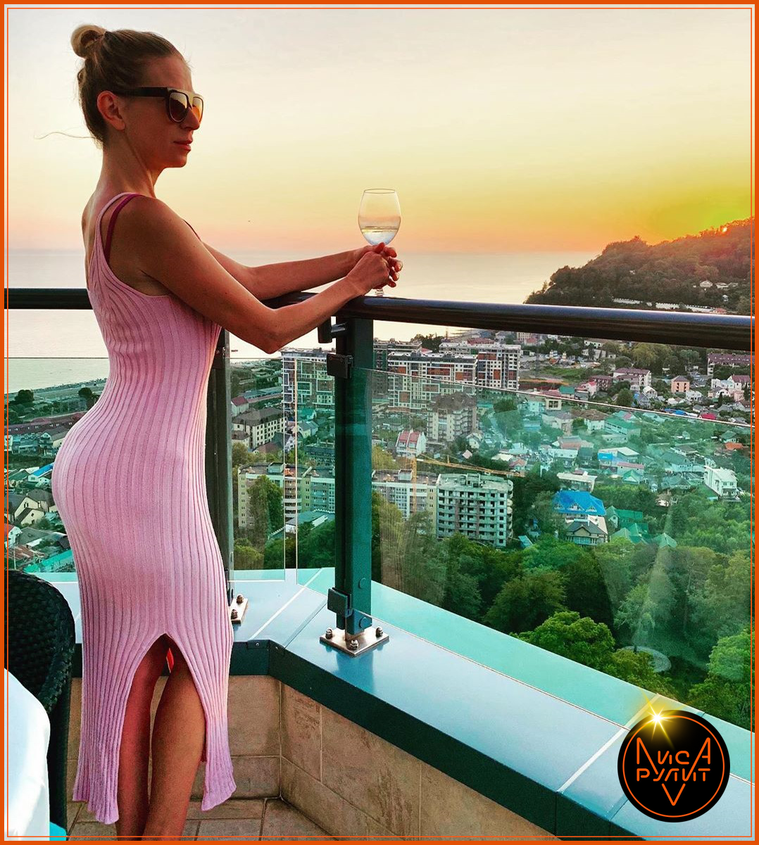 Елена Лисовская. Автор проекта "ЛИСА РУЛИТ". 
Источник:  https://www.instagram.com/p/B08738TnIP9/