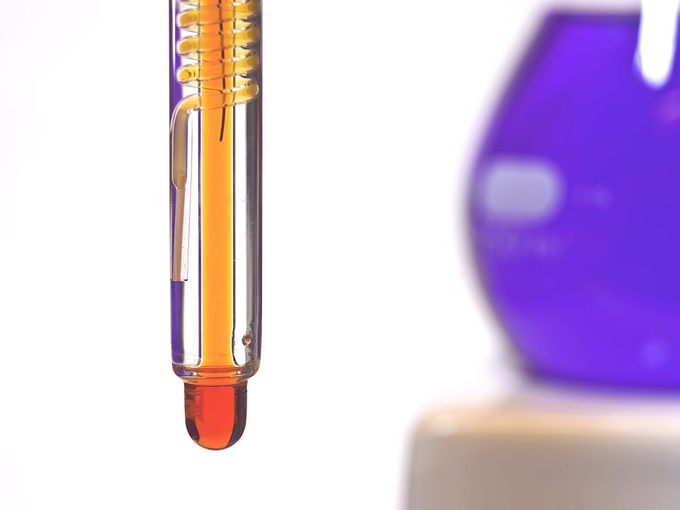 https://pixabay.com/photos/chemistry-electrode-laboratory-ph-4394225/