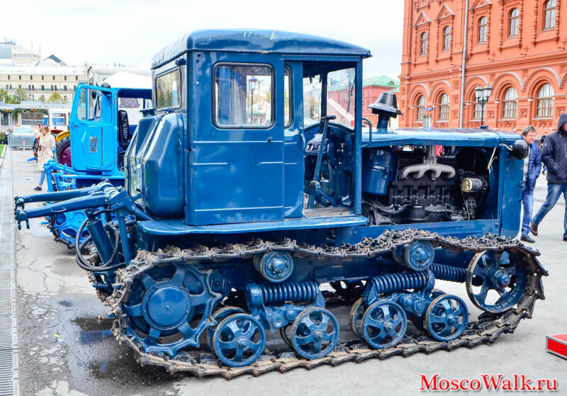 История первого в СССР гусеничного пропашного трактора … Foto 17