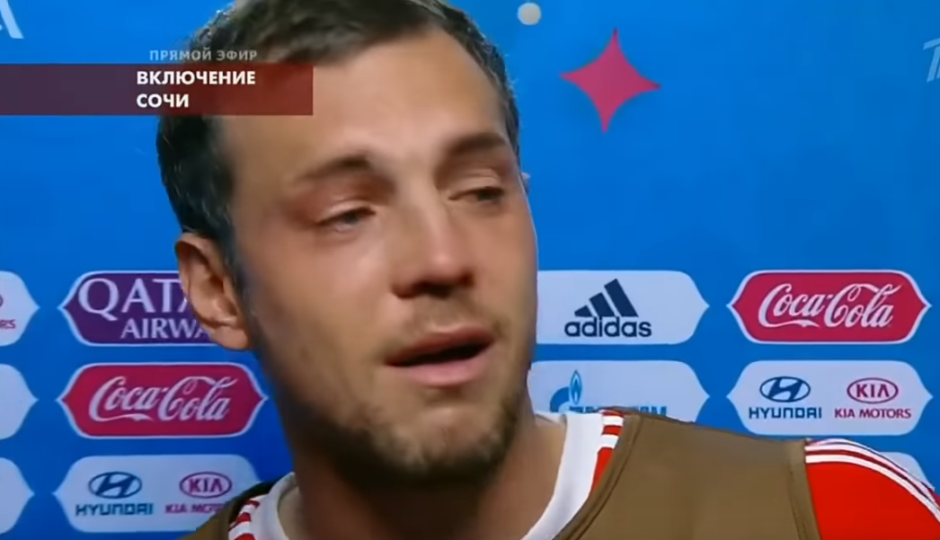 Эмоции Дзюбы после вылета в 1/4 финала ЧМ 2018. Источник фото: кадр трансляции Первого канала