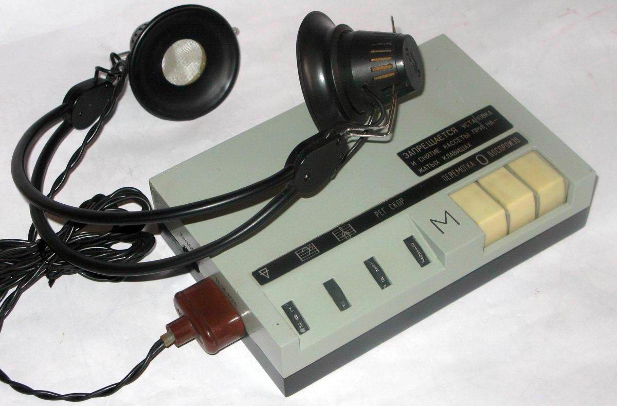 Проволочный карманный диктофон "Мошка" 