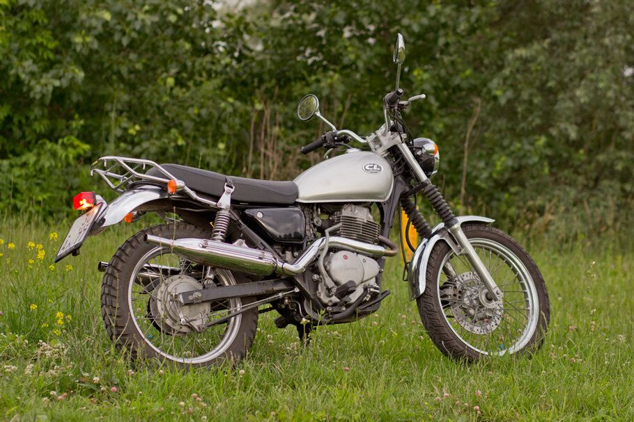 Мотоцикл Honda CL 400 во всей красе 