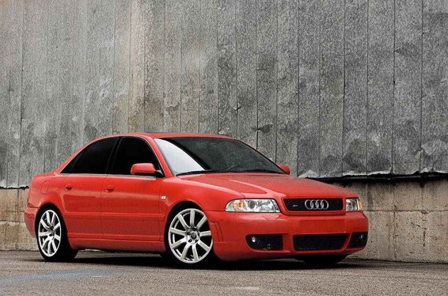 Audi A4 1.6 (8D, B5) 4 дверный. седан, 101 л.с, 5МКПП, 1999 – 2001 г.в.