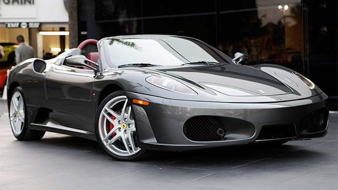 Также одна из моделей автомобилей его автопарка-Maserati Granturismo MC Stradale.Под капотом разместился 4,7-литровый мотор с V-образной «восьмёркой», который выдаёт 450 лошадиных сил. В России такой автомобиль в 2011 году можно было купить по цене от $ 305 000 .

