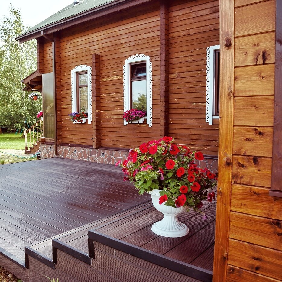 Большая терраса - отличное место для отдыха на свежем воздухе