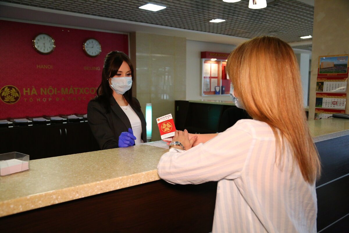 Сотрудникам обязательно ношение маски и перчаток