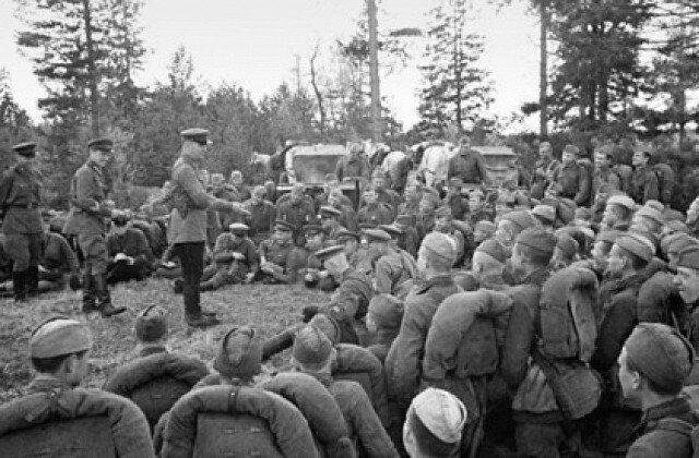 Отмечается, что на начало 1941 года в РСФСР жили 14 миллионов детей в возрасте до четырех лет, а в начале 1946-го — 6,8 миллиона. Число мужчин от 20 до 49 лет за годы войны сократилось на 6,1 миллиона человек, а число женщин уменьшилось на 847 тысяч человек.
Расчеты производились «при условии сохранения показателей воспроизводства населения на уровне 1940 года».