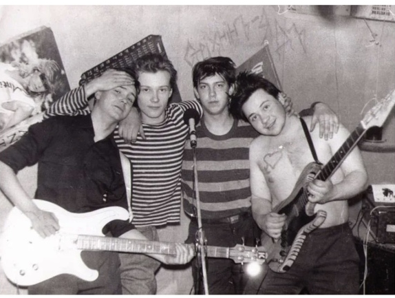 "Смысловые галлюцинации". Начало. Фото из открытых источников.