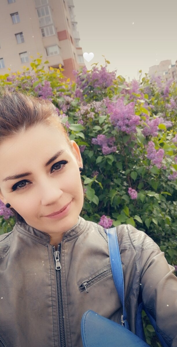 Сирень возле нашего дома