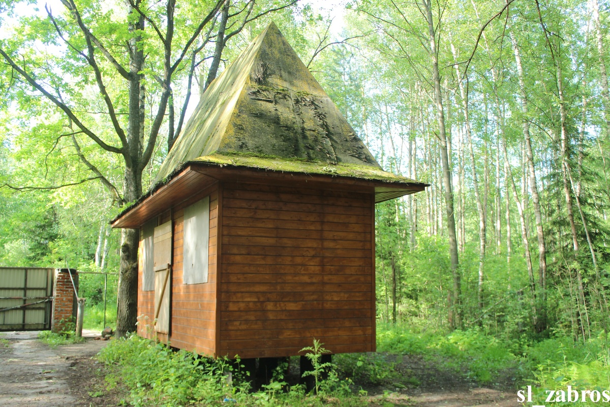 Неплохая будка охранника