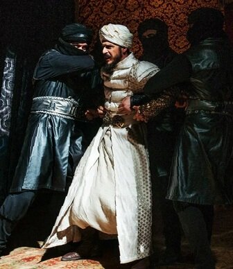 Палачи выполняют свою работу